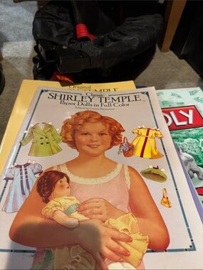 Paper Dolls Book - Classic Colored Edition